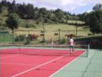Le tennis priv du Mas de Bonnaude en Lozre